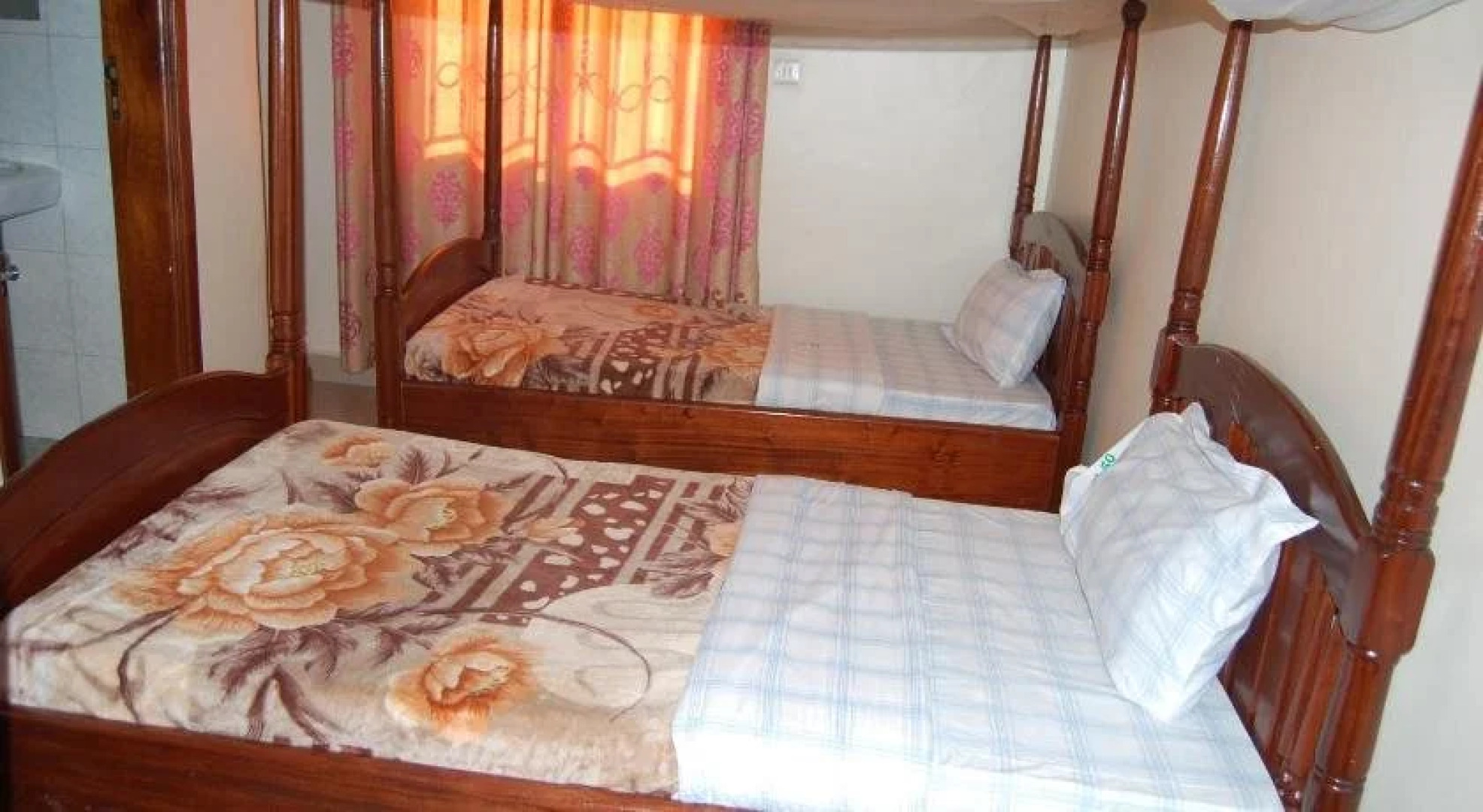 Uhuru 50 Hotel Kasese