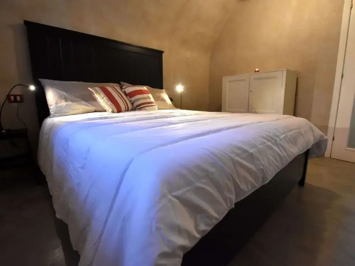 Ancient, Renovated Farmstead With Private, Equipped Garden