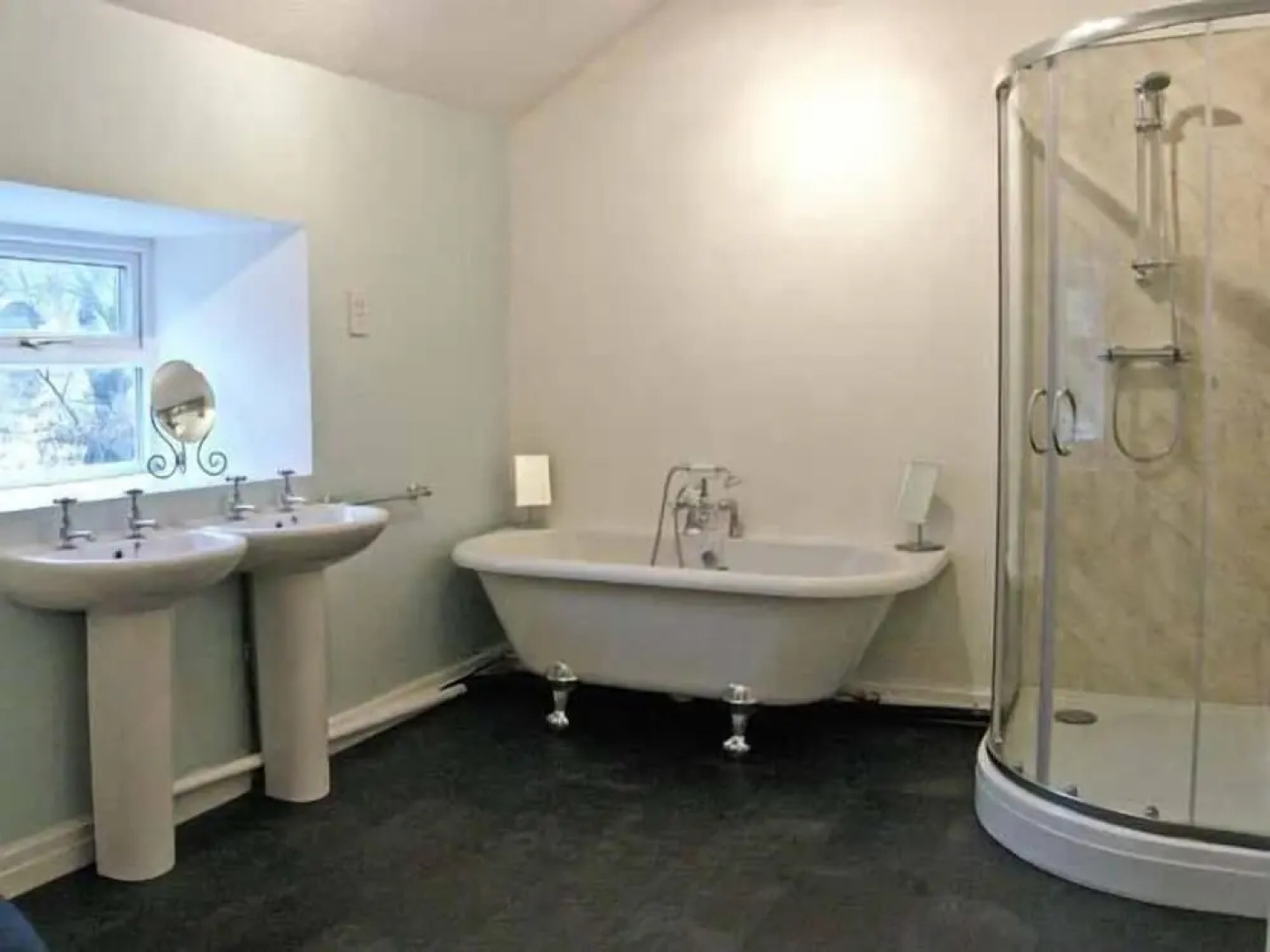 Hendre Aled Farmhouse