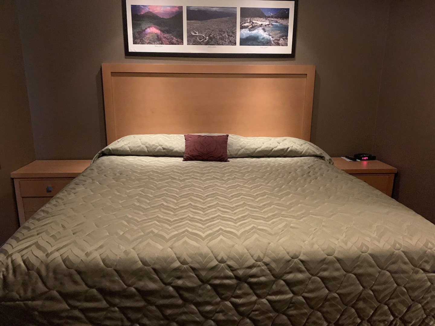 Woodlands Inn & Suites