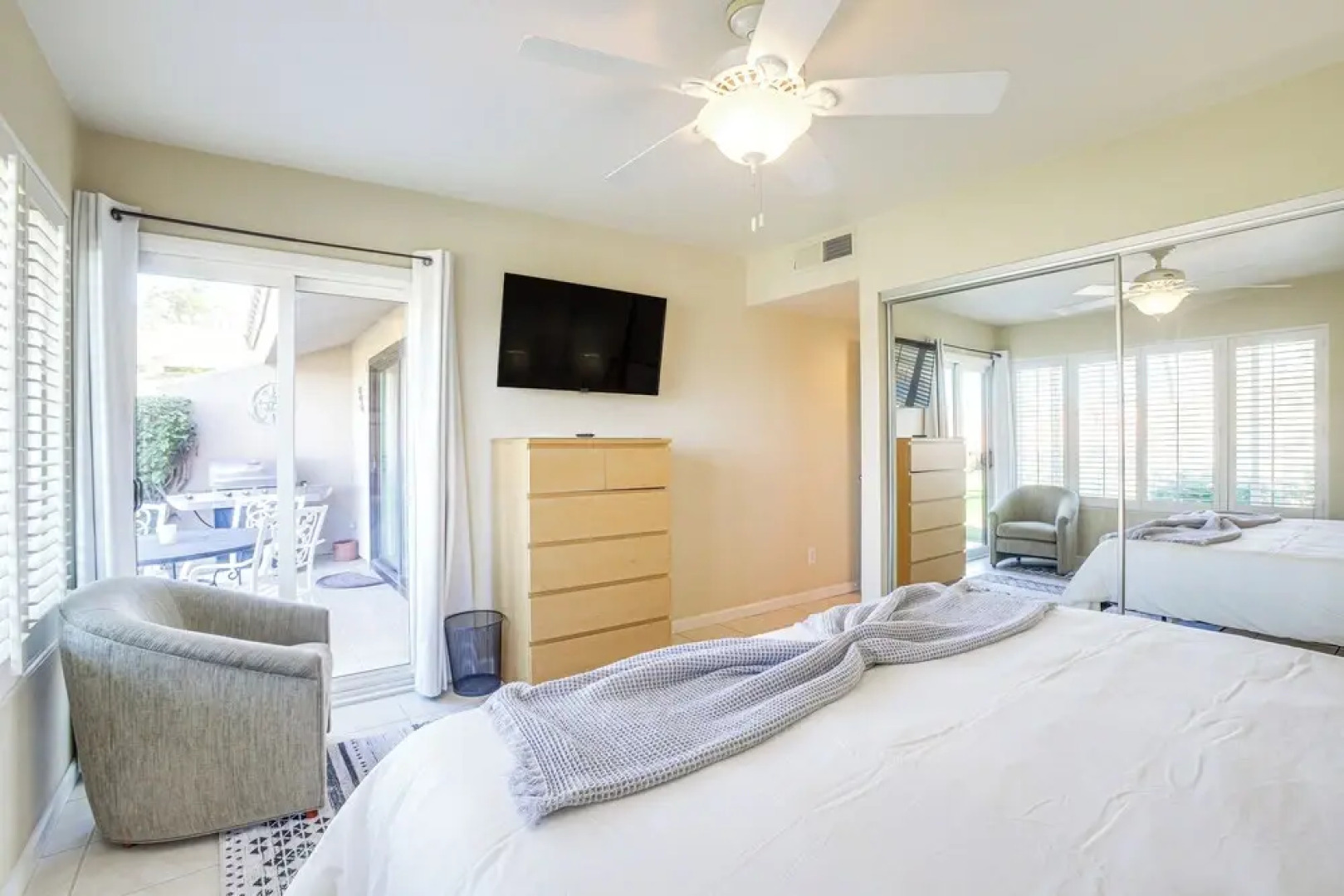 Games, Grill & Golf Course View: Palm Desert Gem!