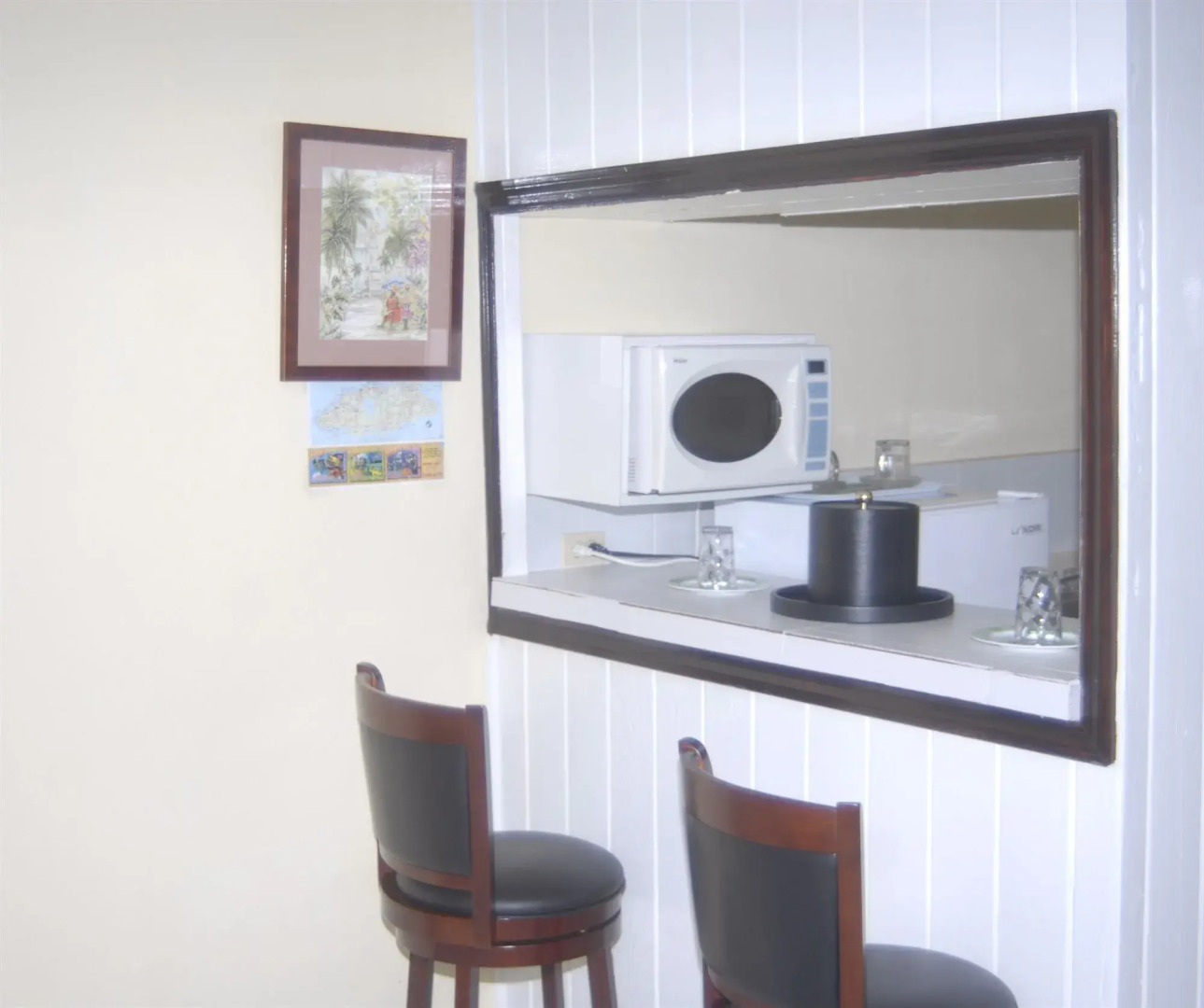 Coral Harbour Beach House And Villas