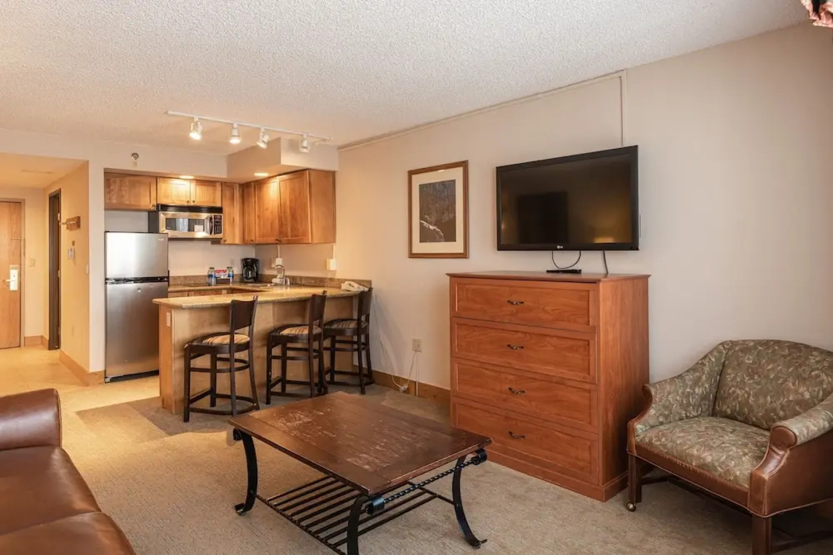 Grand Lodge 1-Bedroom Condo with 3 Queens & Close to Everything 1 Condo - No Cleaning Fee! by RedAwning