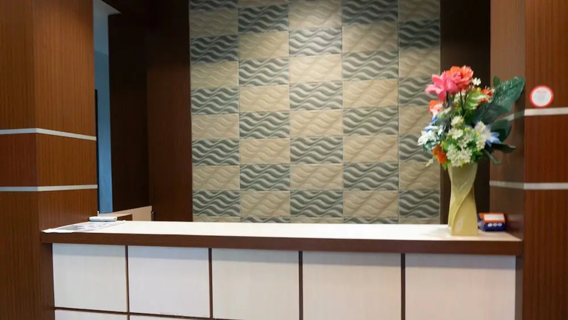 RedDoorz near Pelabuhan Jayapura