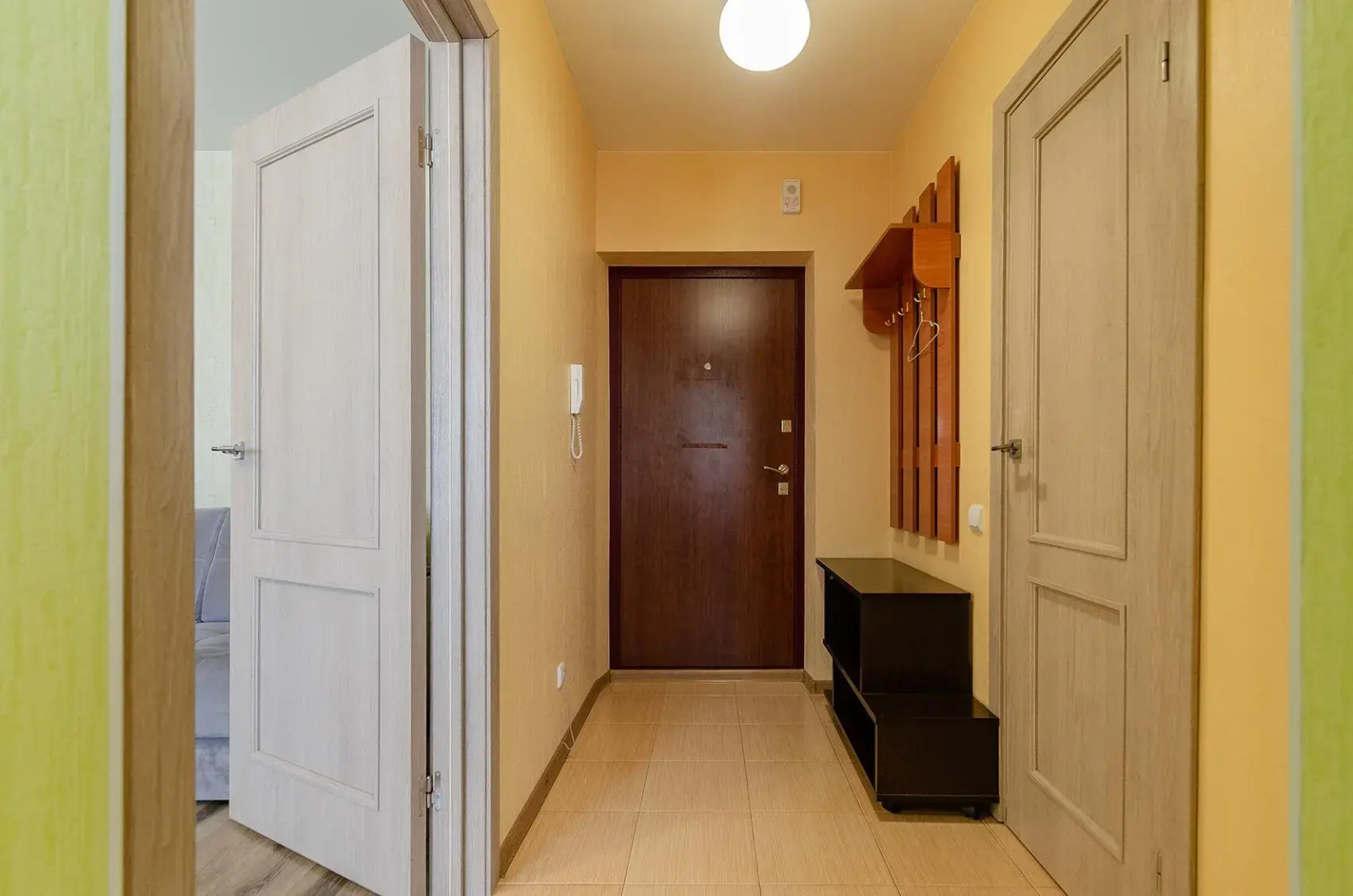 Квартирное бюро Крылья на улице Ивана Франко 7