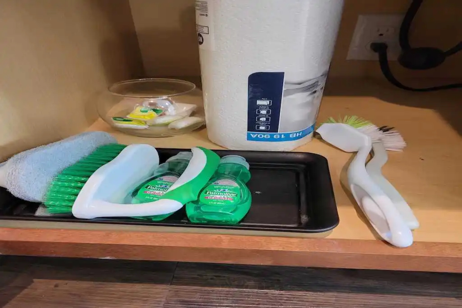 Spacious Apt With Amenities! Downtown Location!