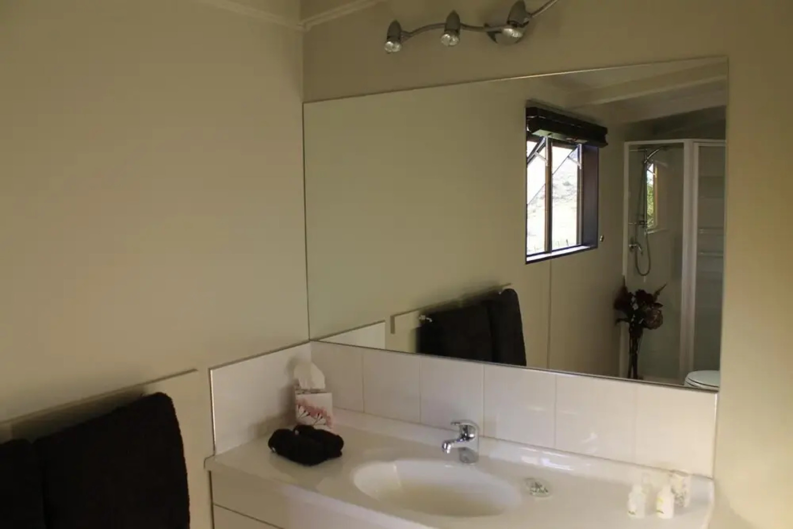 Chartre' Manor Bed & Breakfast