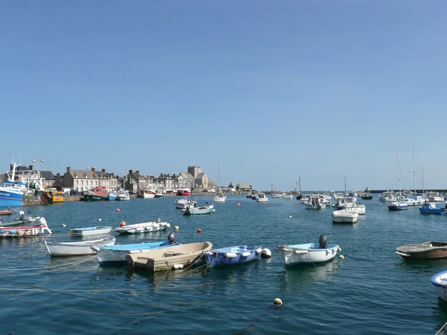 Bungalow in Gouville-sur-mer Near Beach