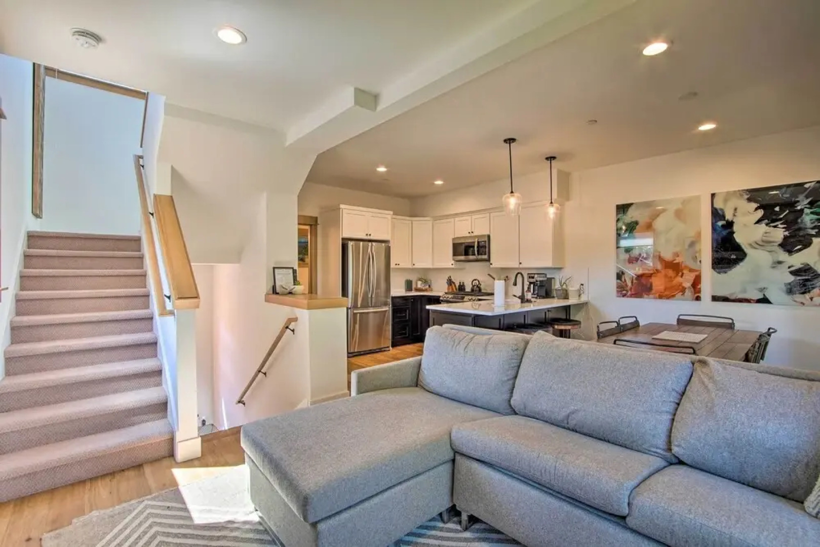 Charming Cle Elum Townhome w/ Balcony & Views