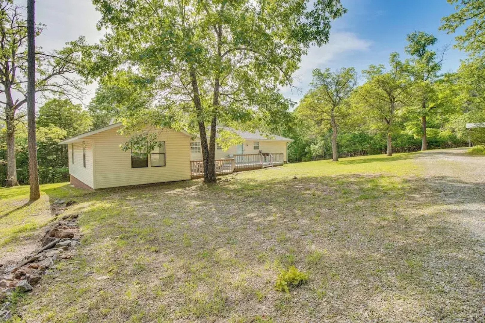 Spacious Mountain Home Retreat Near Norfork Lake!