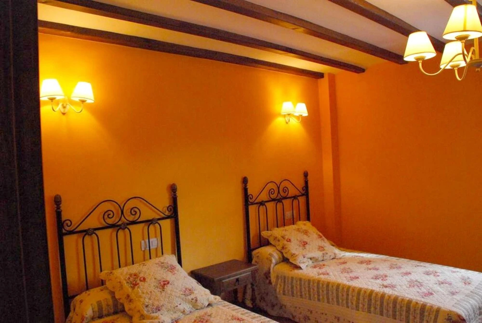 House With 2 Bedrooms in Fresneda de la Sierra Tirón, With Furnished Terrace