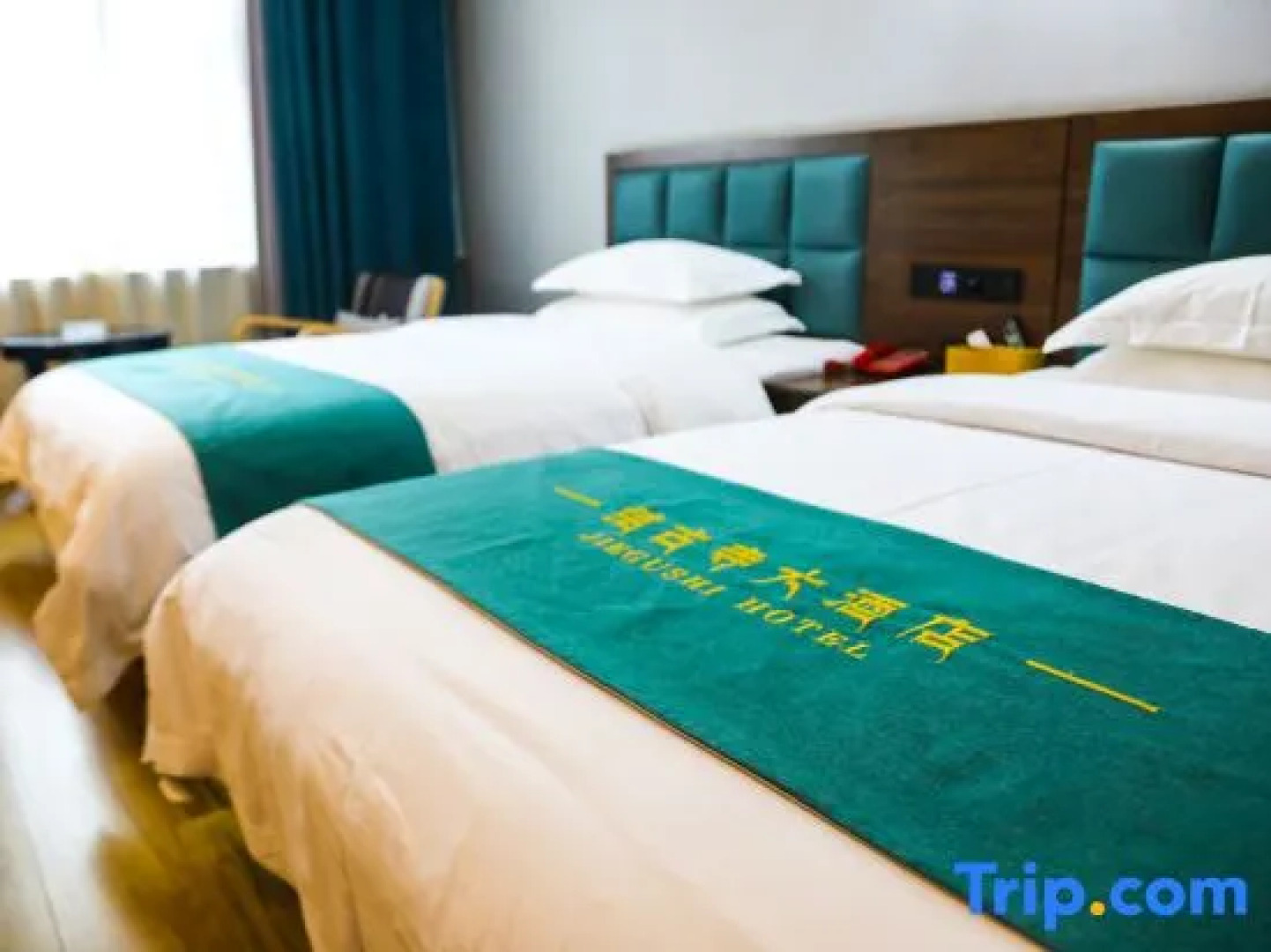 Yushu jiegu temple hotel