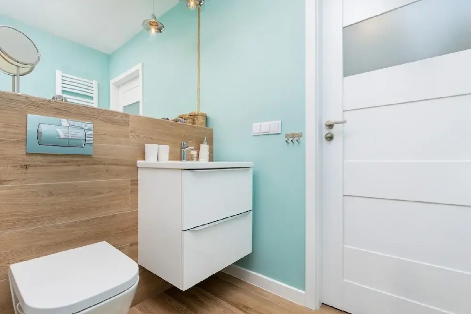 Marine Apartment 9B by Renters