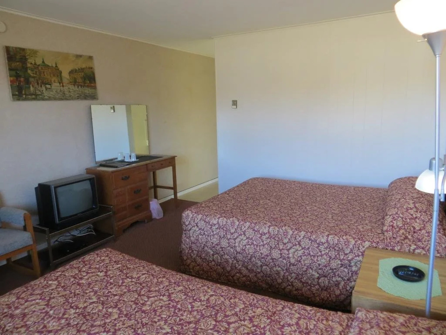 Peterboro Express Inn