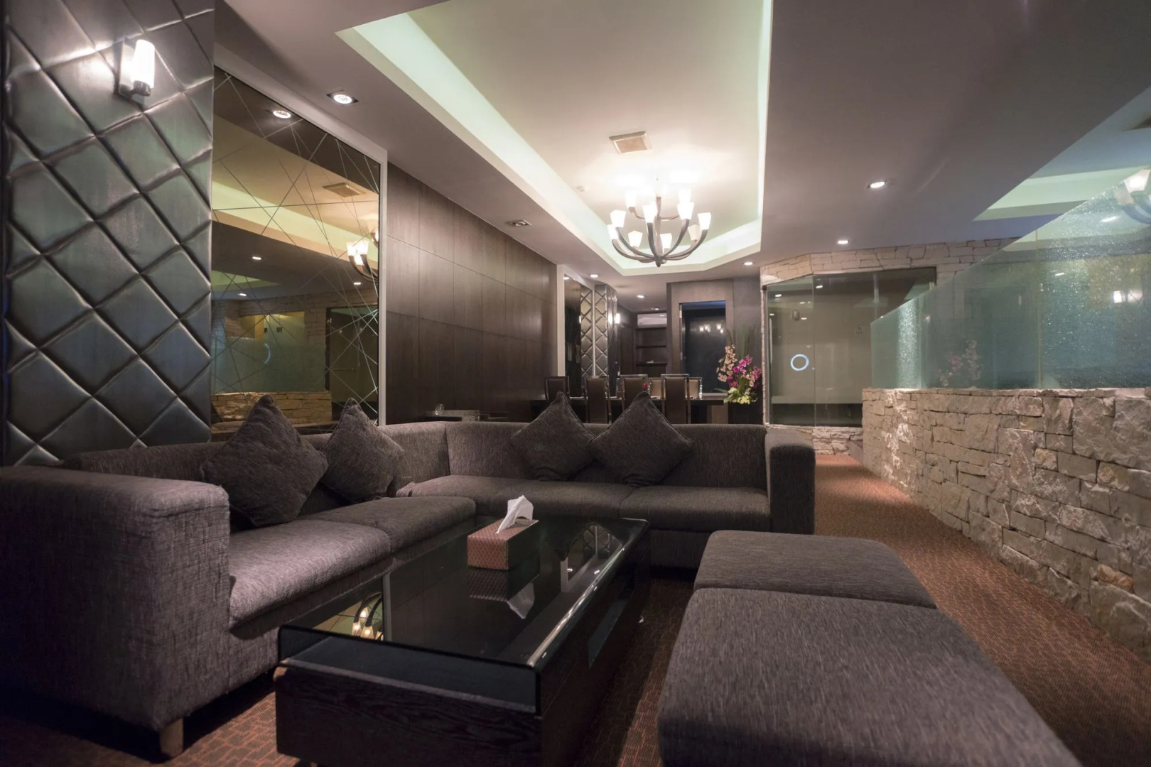 Kiss Gardenhome Chic Hotel