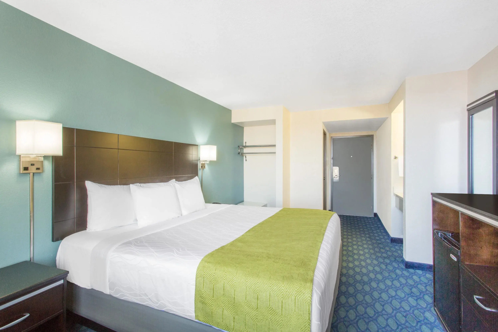 Days Hotel Oakland Airport-Coliseum