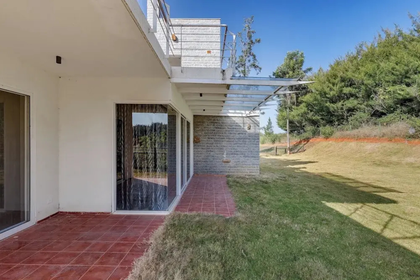 Royal County Villa by Stayjade