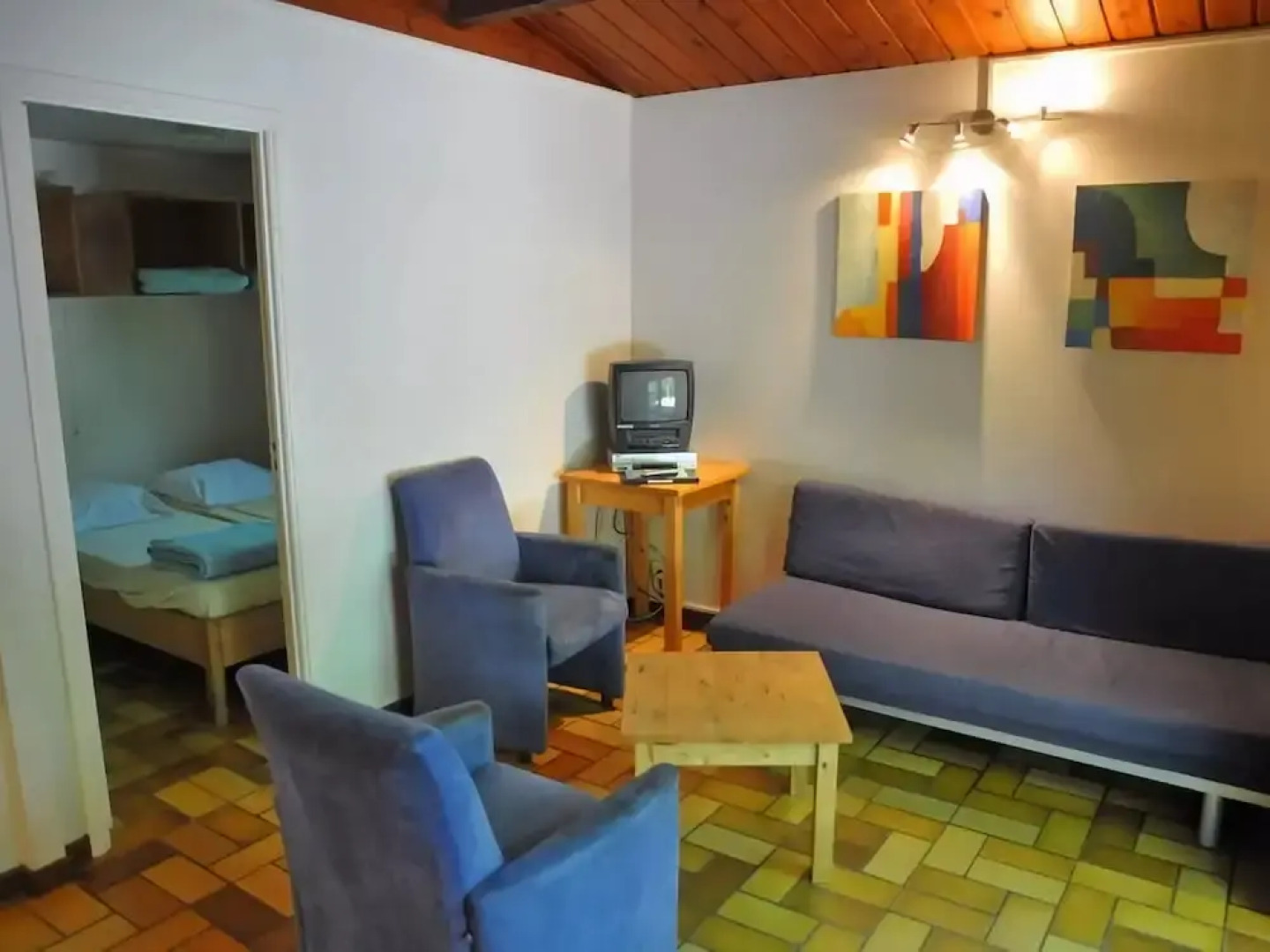 Cozy, Wooden Chalet With a Microwave, Located in a Forest