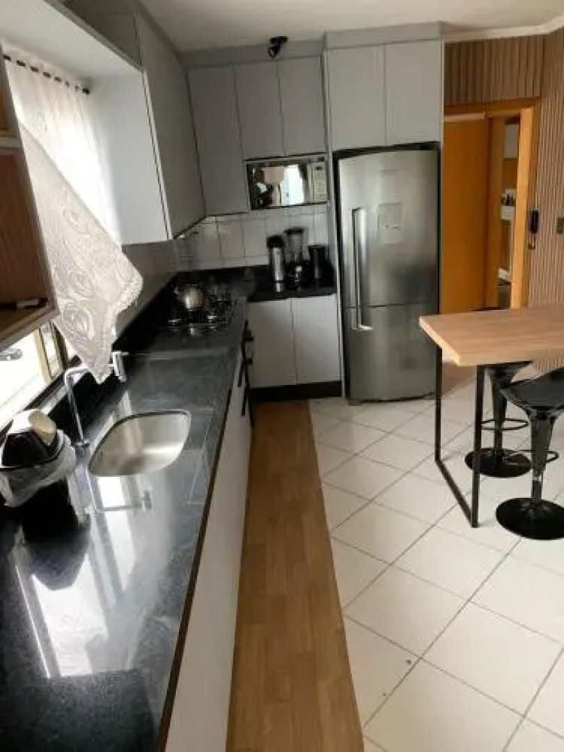 Cobertura frente ao mar Meia Praia -Itapema -SC