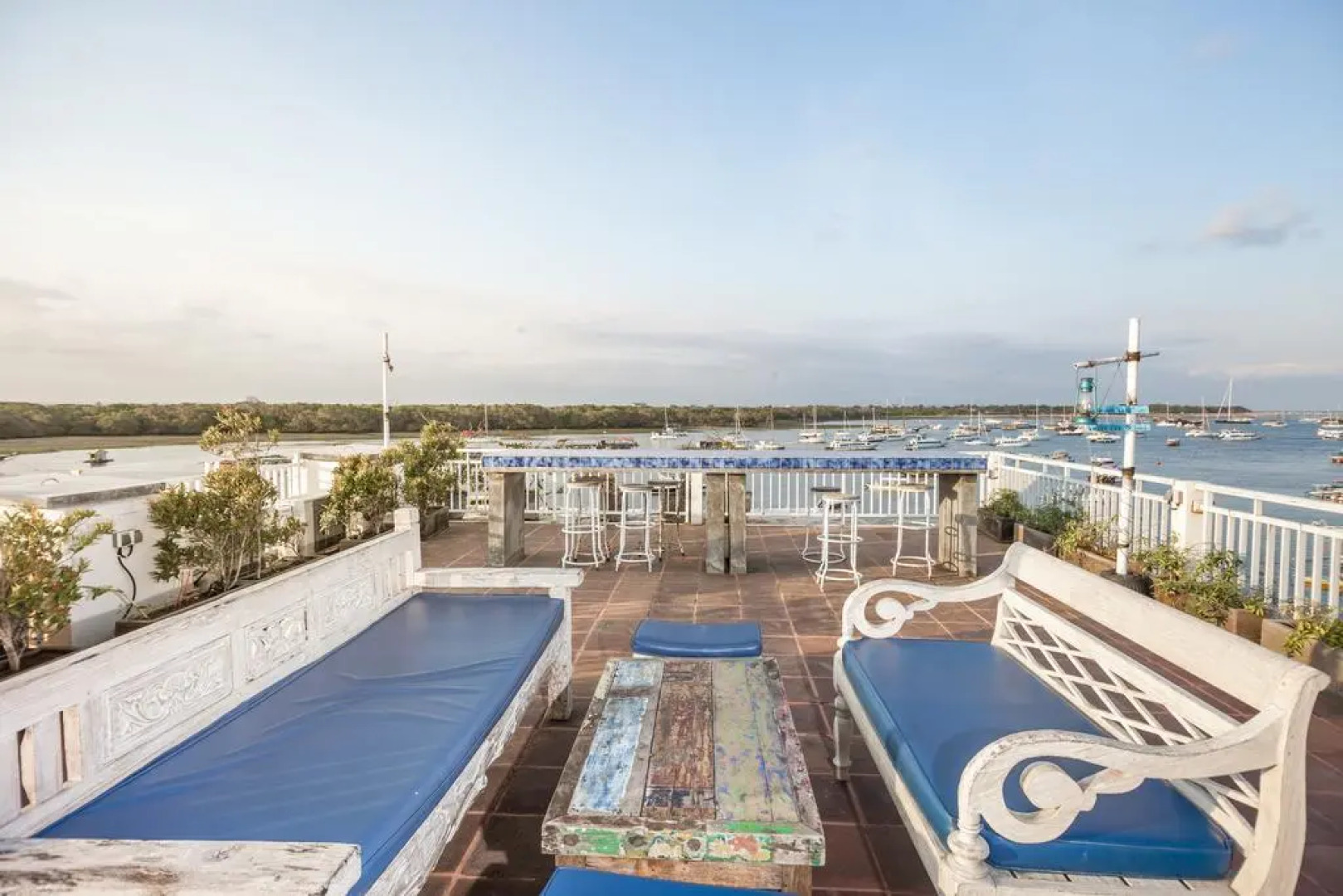 Paras Paros Marina Lodge