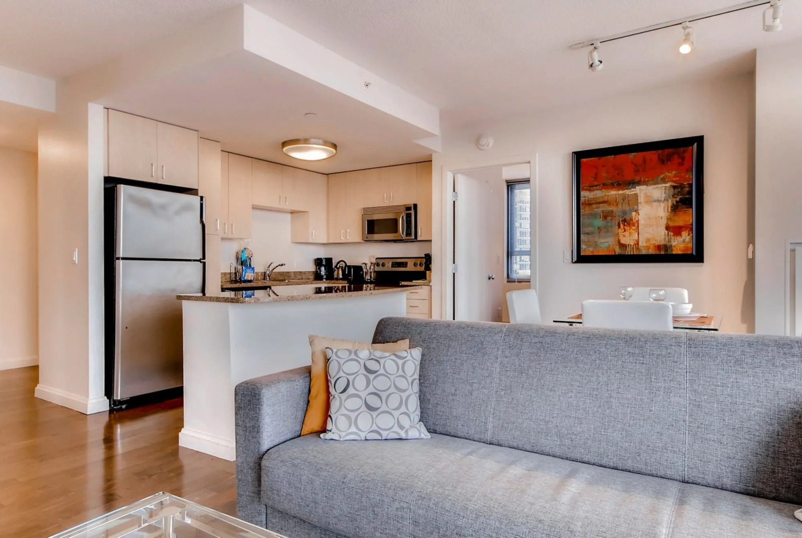 Global Luxury Suites at China Town