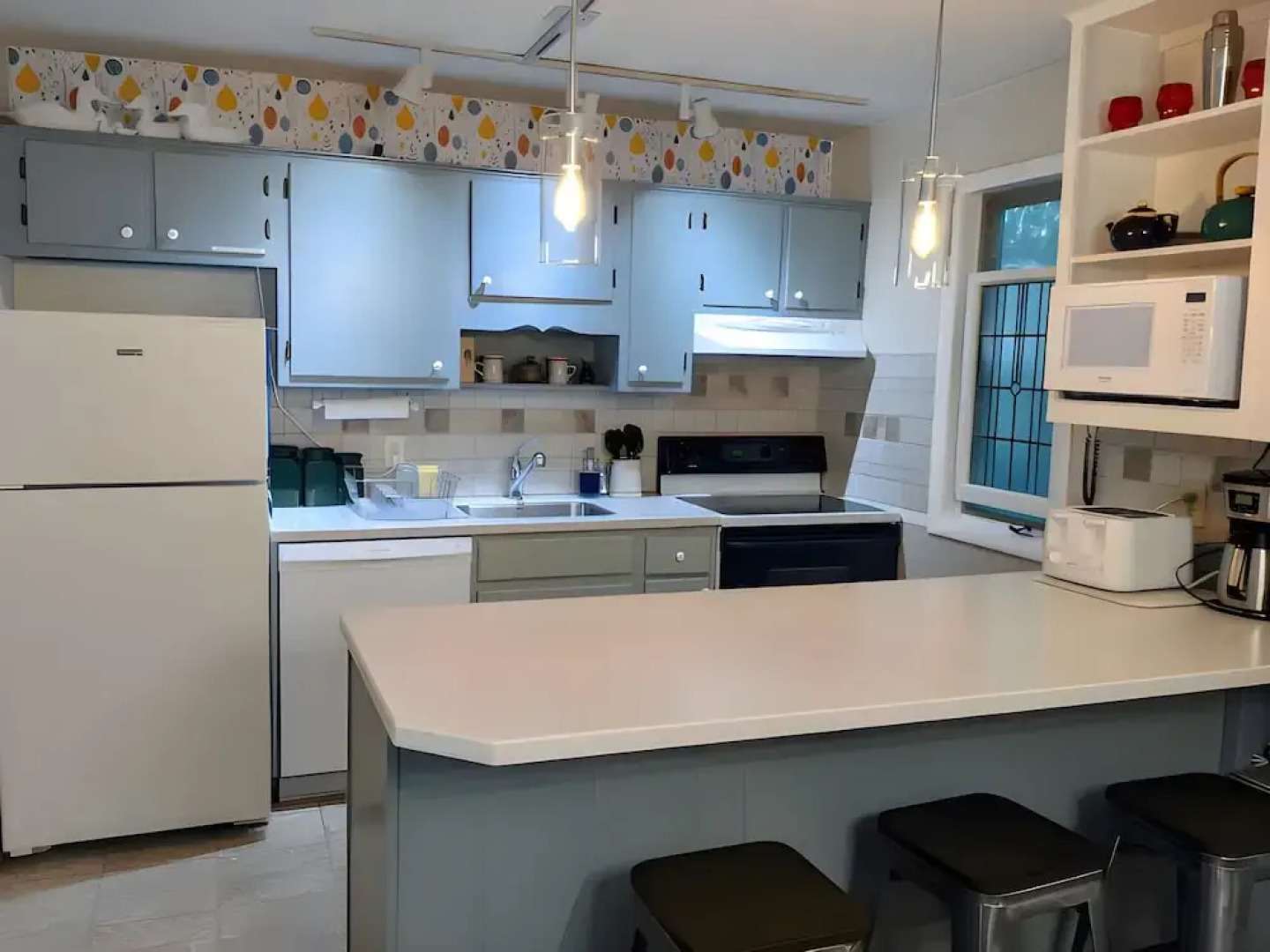 Autumn Wings - A Natural Retreat