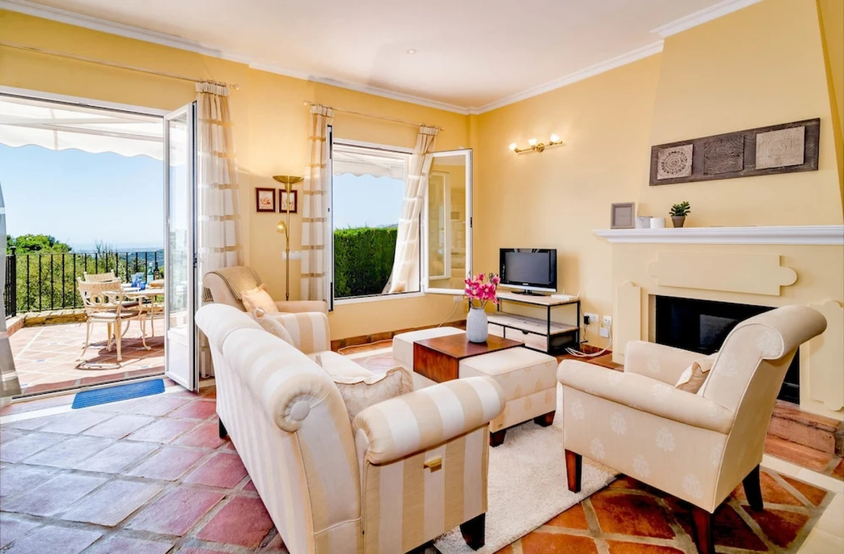 SBCC 2 bedroom villa with breathtaking views Roomservice