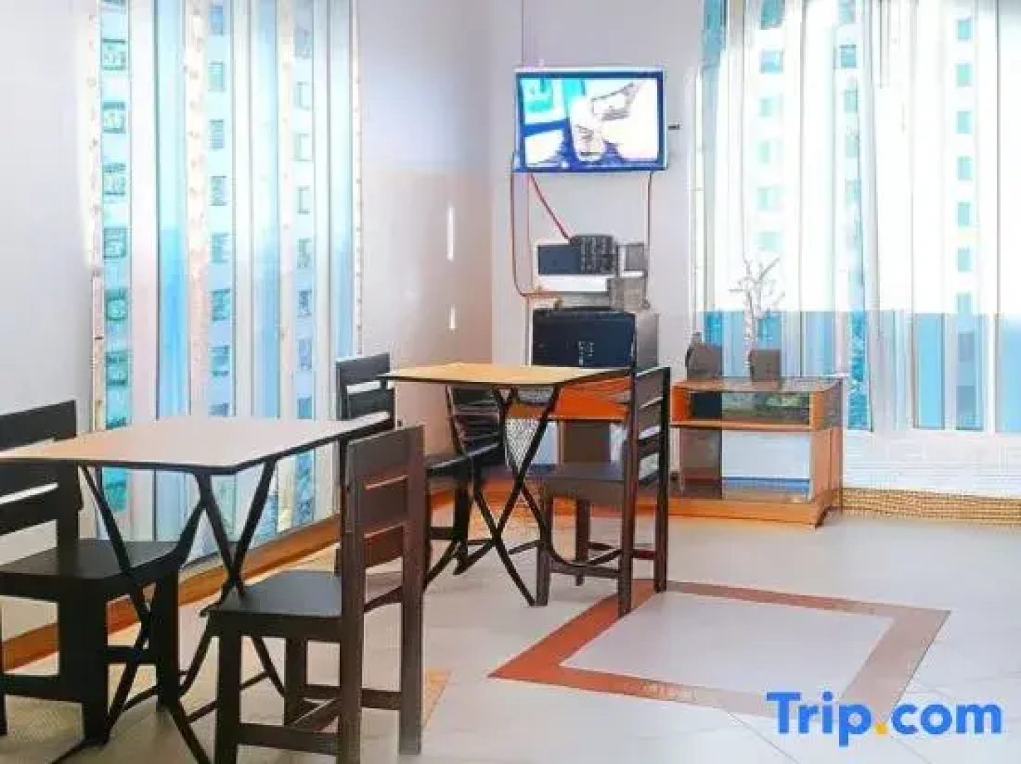 Reddoorz @ D'little Egg Hostel Pangasinan