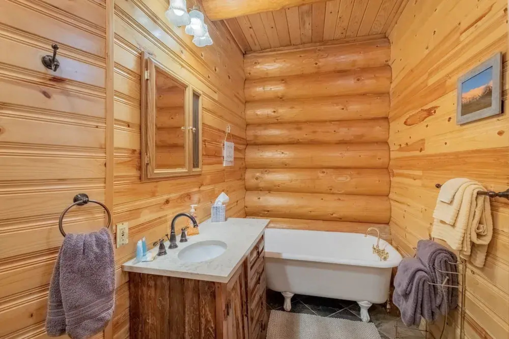 Soaring Pines Lodge 1 Bedroom Home by NW Comfy Cabins by RedAwning