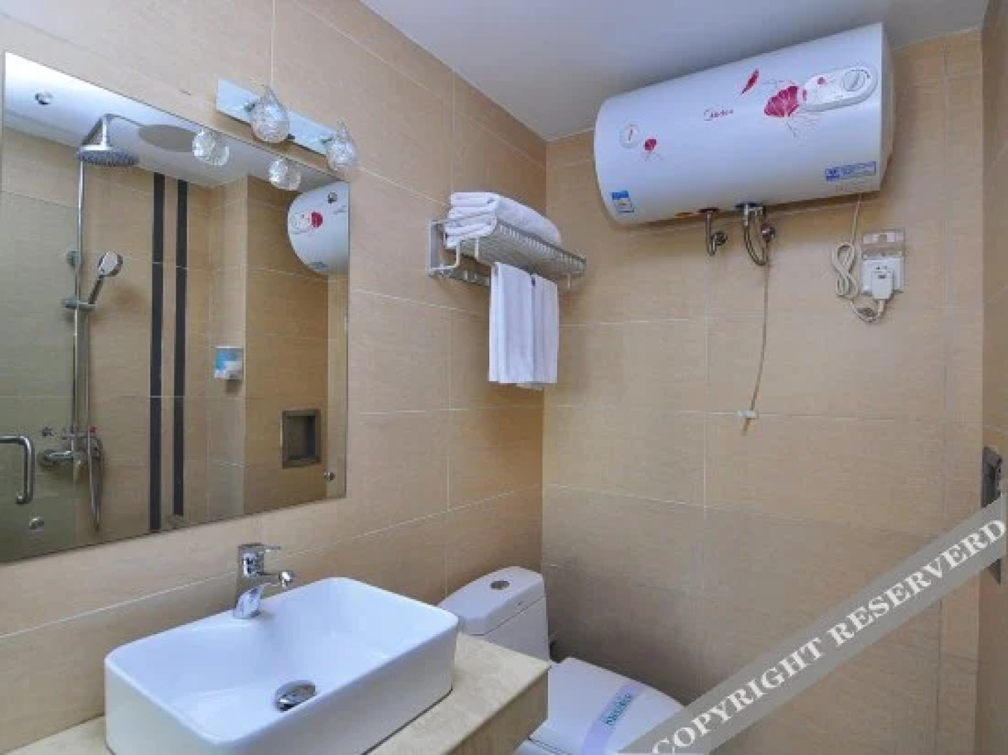 Baiyue Fashion Hotel (Yuxi Dongfeng Square)