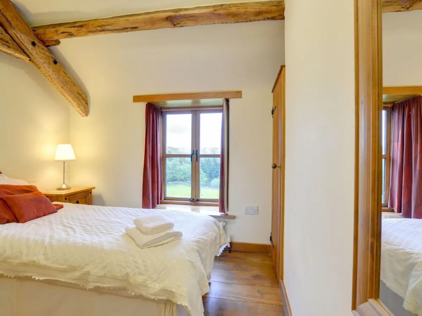 Spacious Holiday Home in Ganllwyd near River