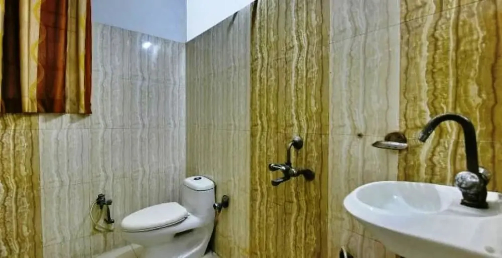 Hotel Royal View International