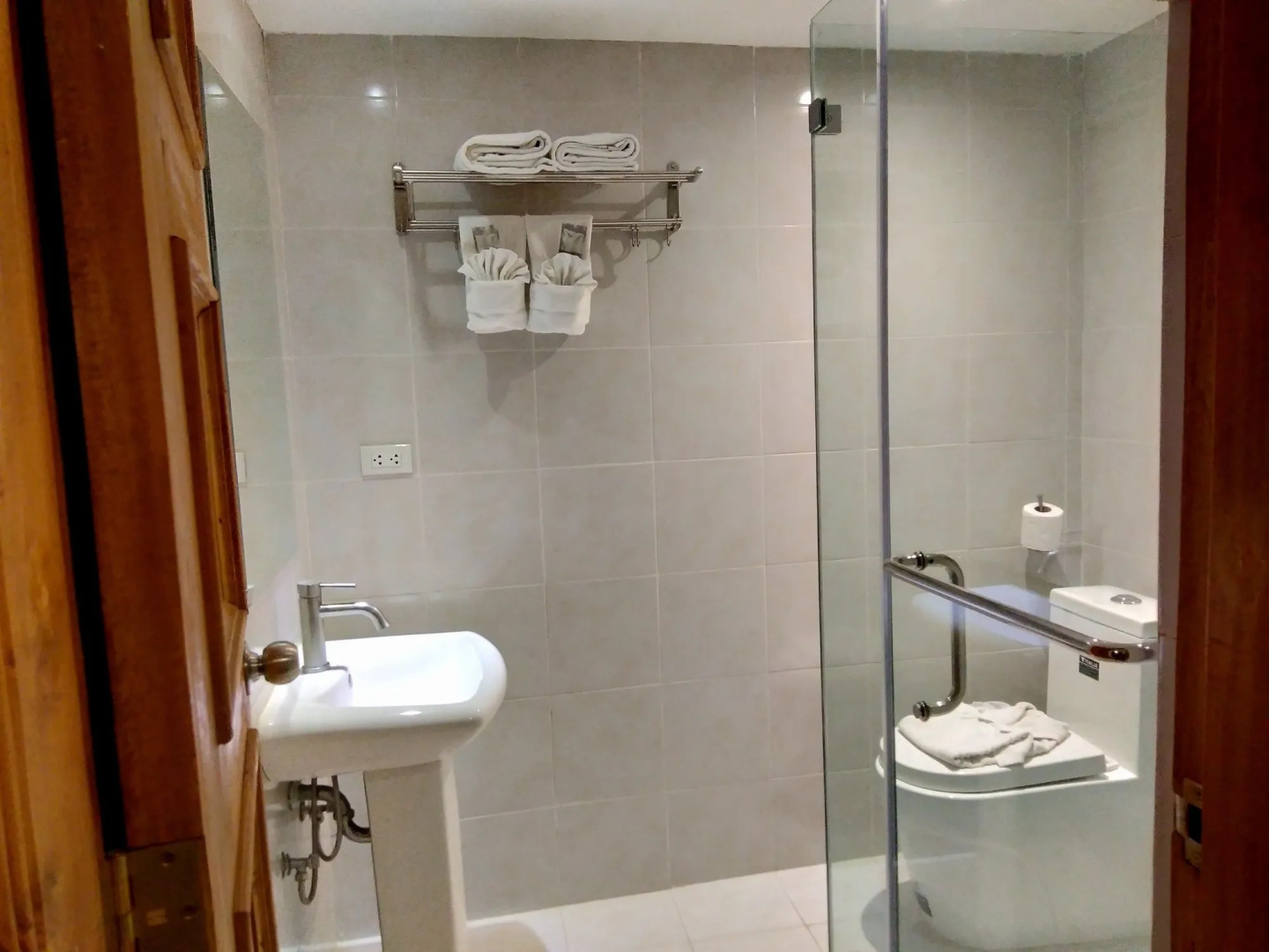 Log Cabin Hotel-Baguio