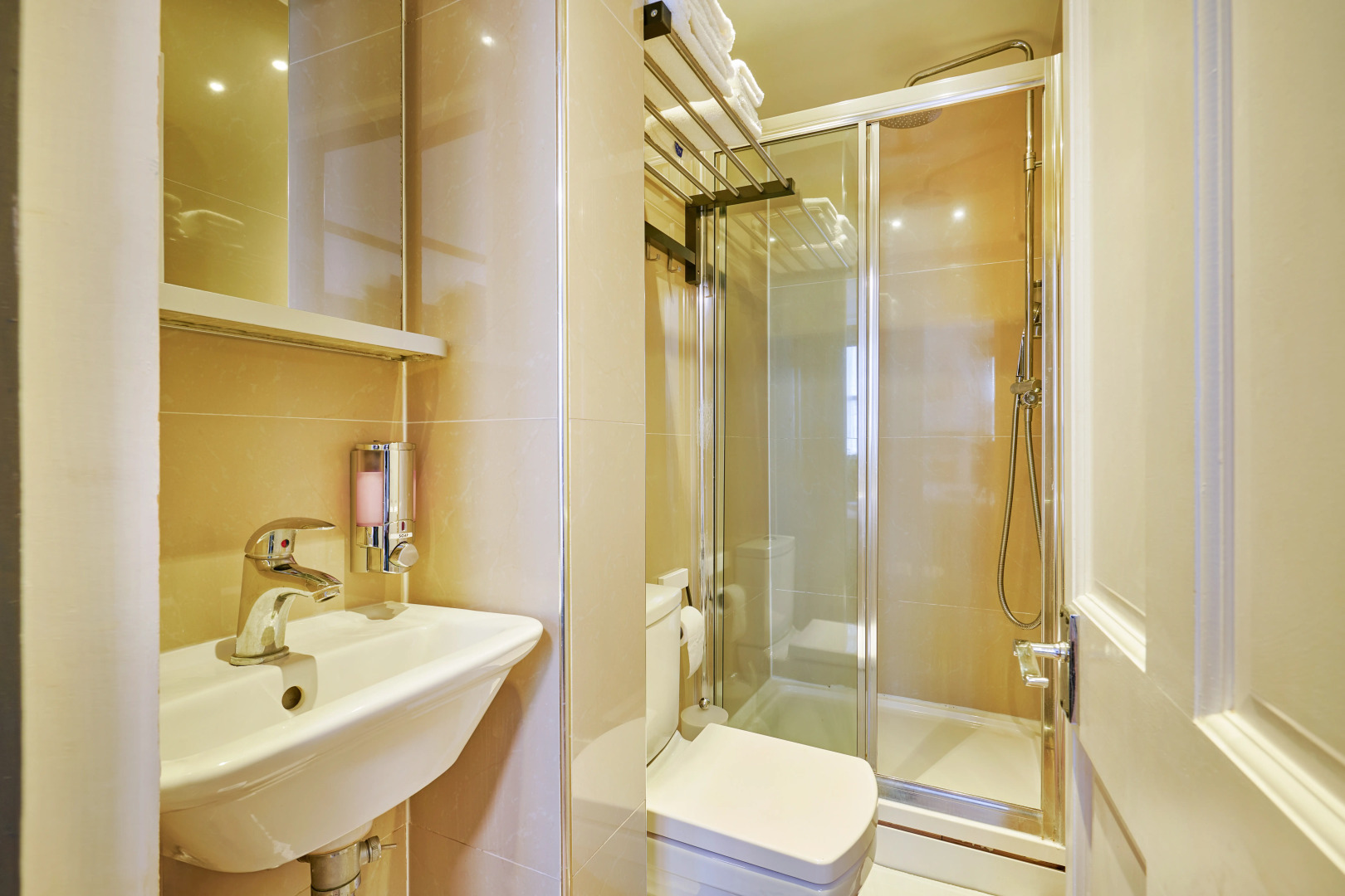 Huttons Hotel, Victoria London