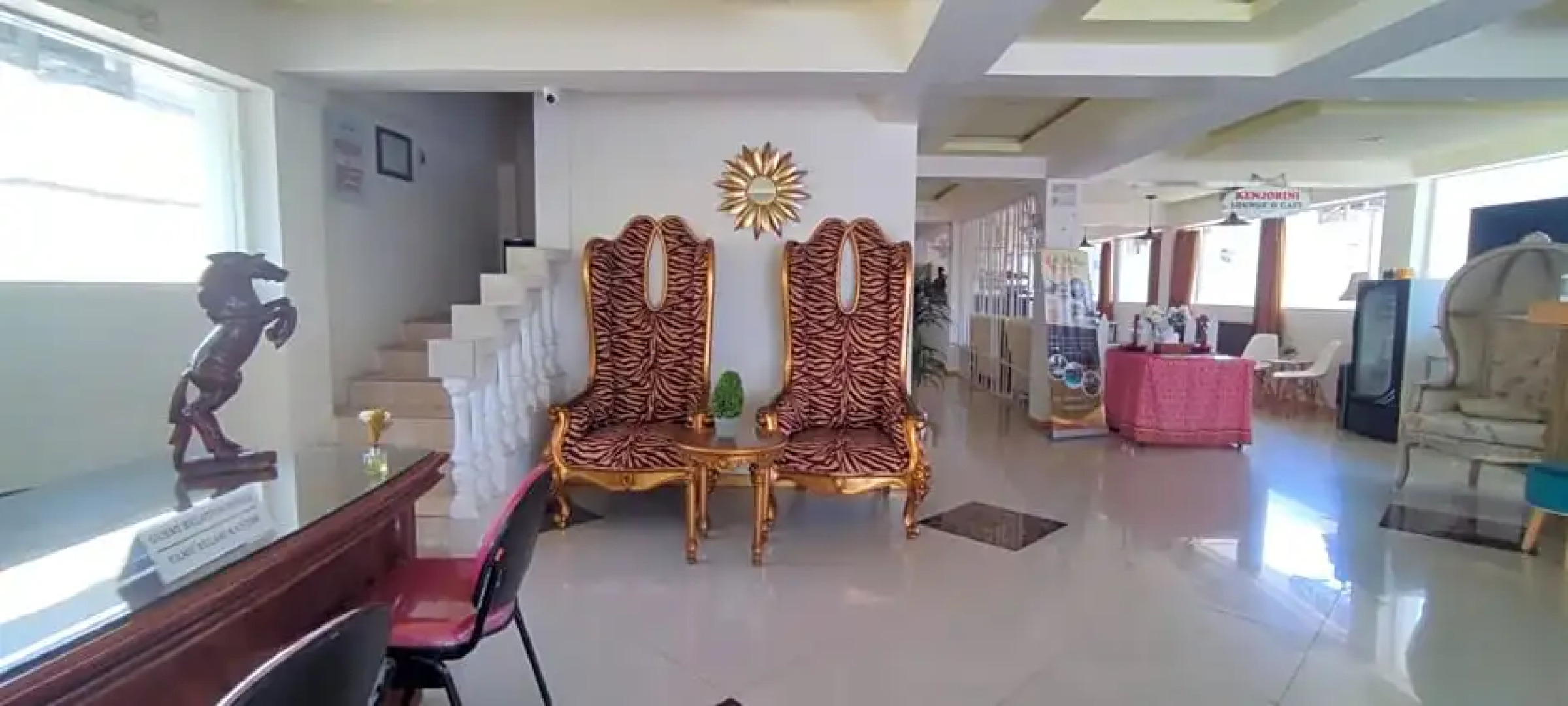 Votel Hotel DePratnya Kediri