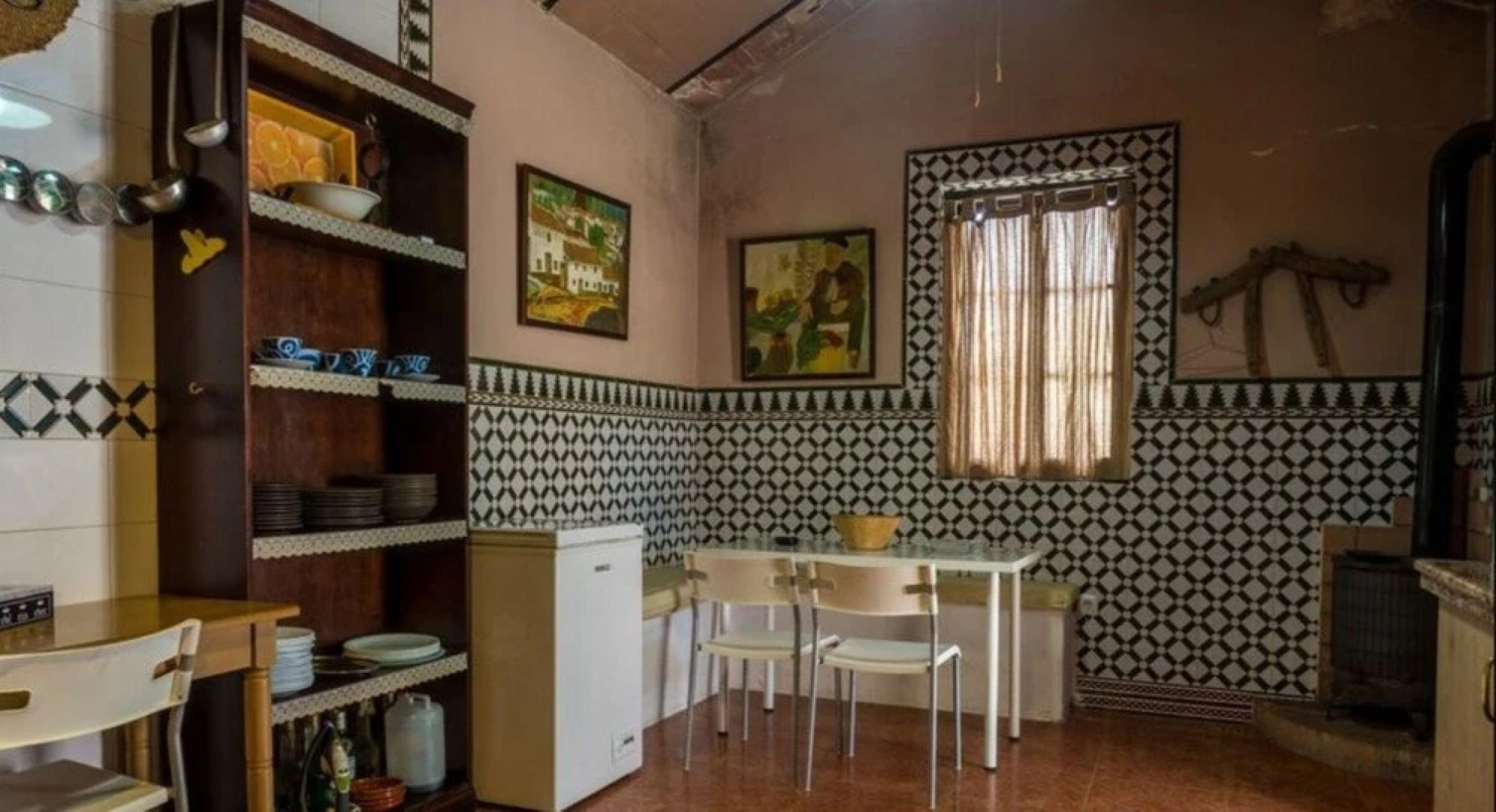 Cadiz 100810 4 Bedroom Holiday home By Mo Rentals