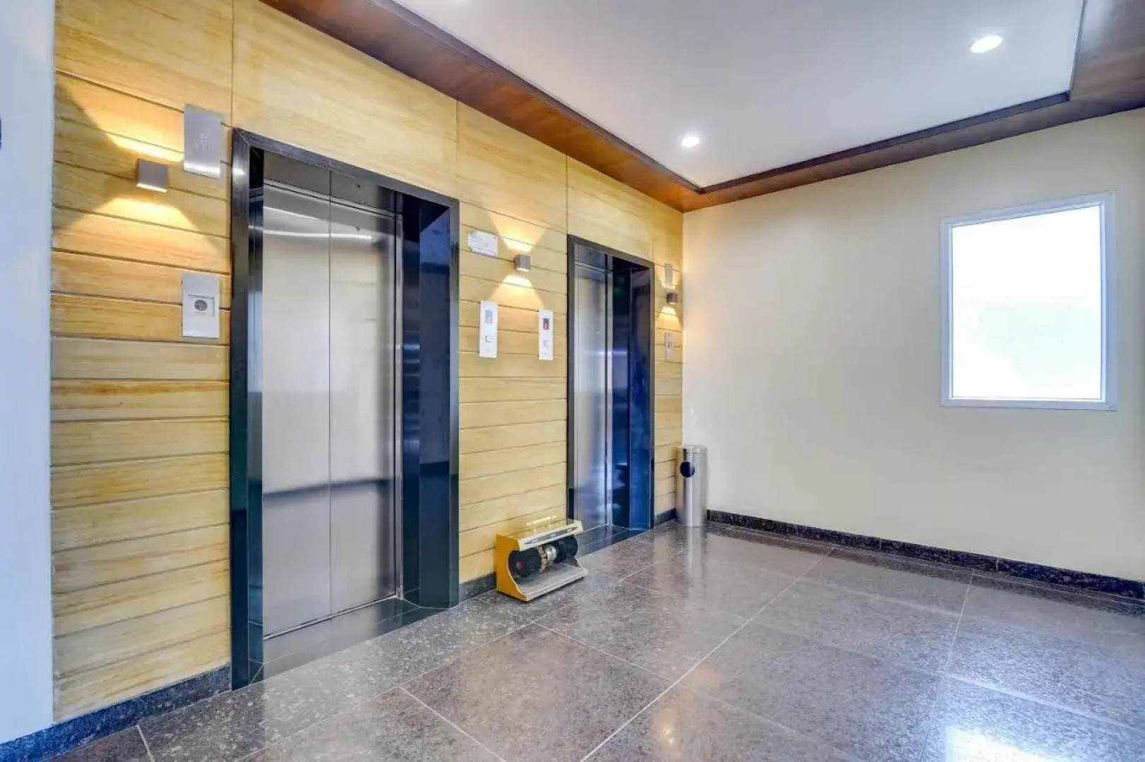 Palette - Sign Regency Hotel