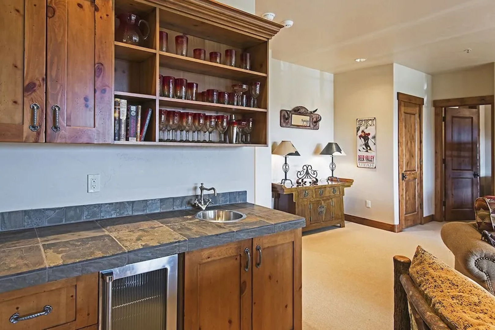 4BR Luxury Ranch Cabin by RedAwning