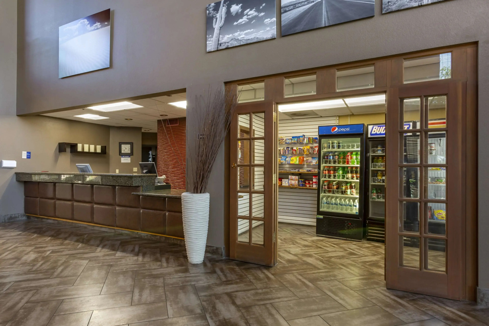 Best Western Plus Scottsdale Thunderbird Suites