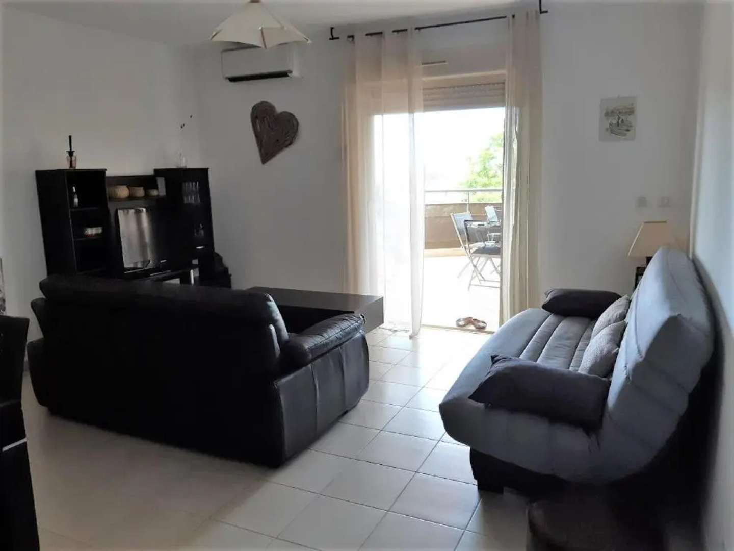 Superbe appartement avec parking privé, proche commerces et mer