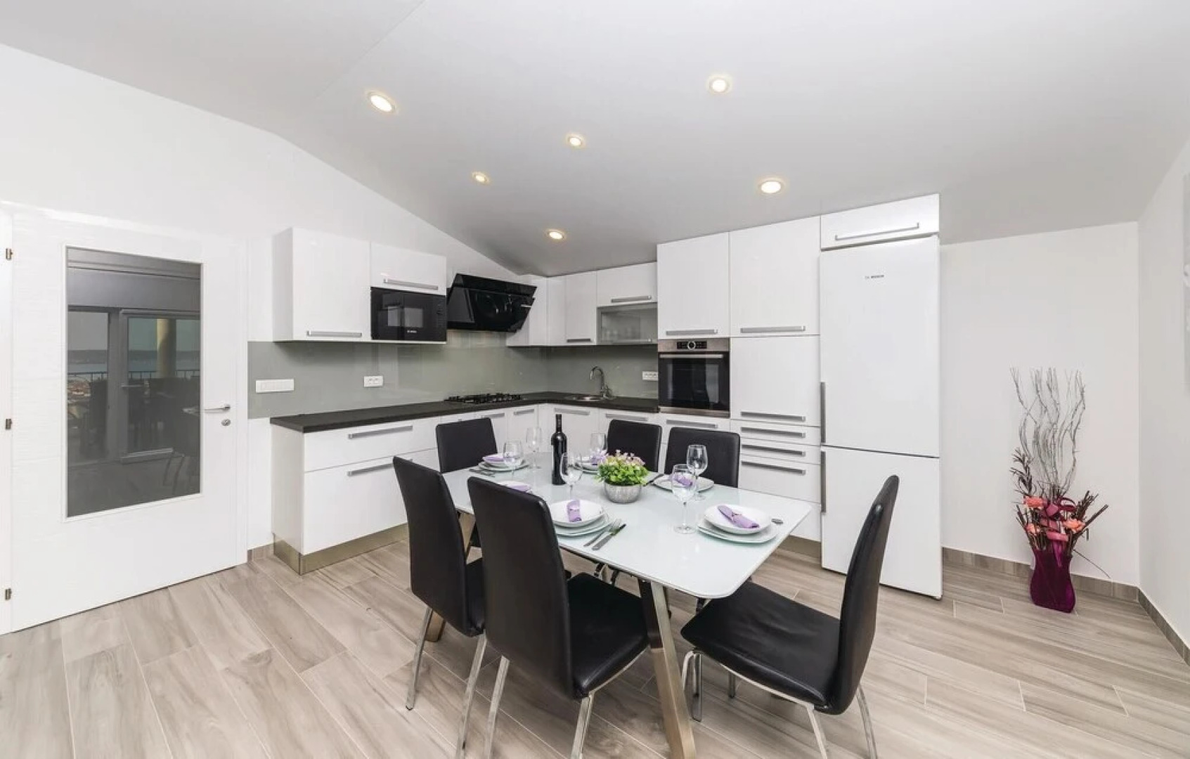 Beautiful Apartment in Kastel Stari With 4 Bedrooms, Wifi and Outdoor Swimming Pool