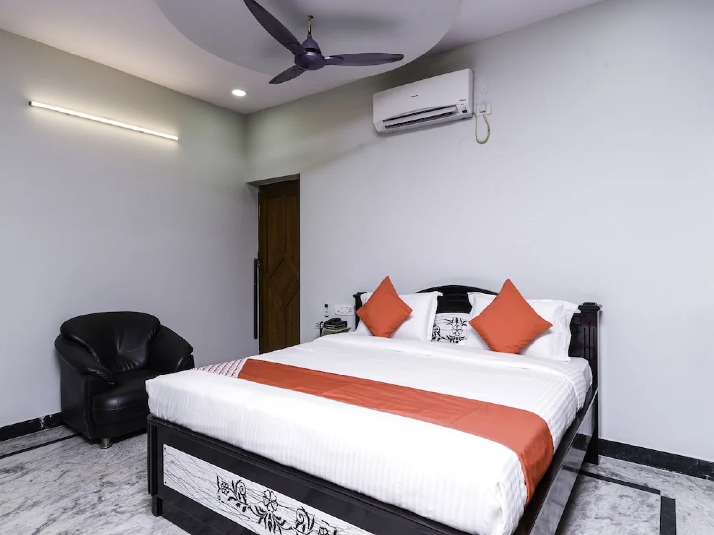 OYO 17320 Vijaya Residency