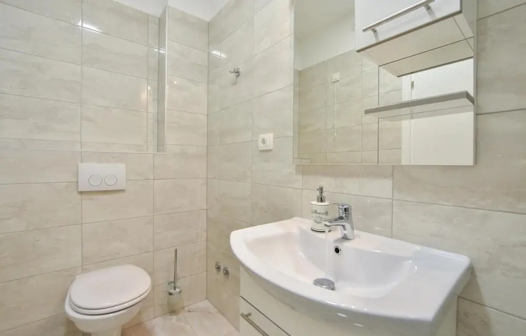 Nice Home in Duce With Wifi and 10 Bedrooms