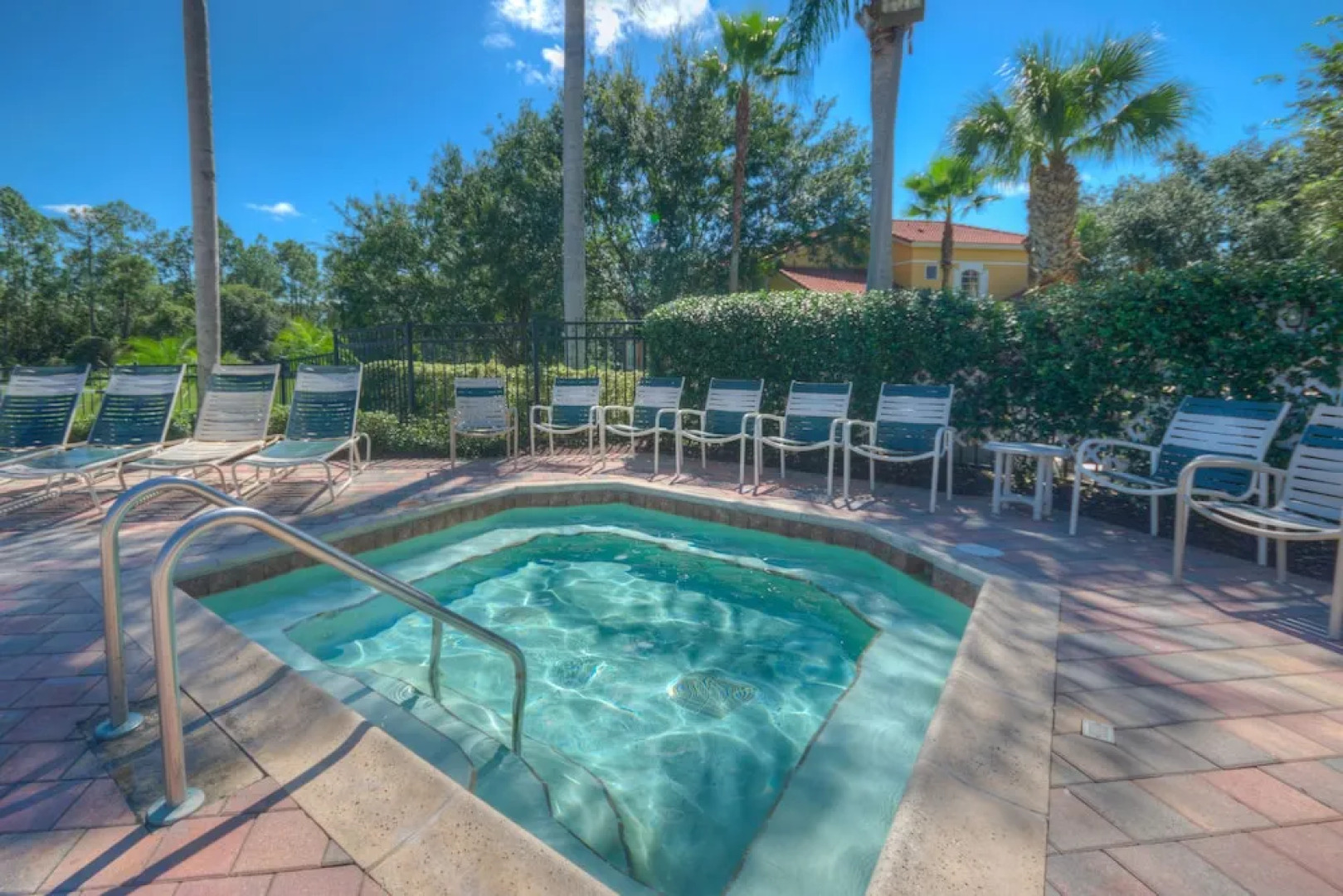 Redawning Crystal Cove Loop Apartment