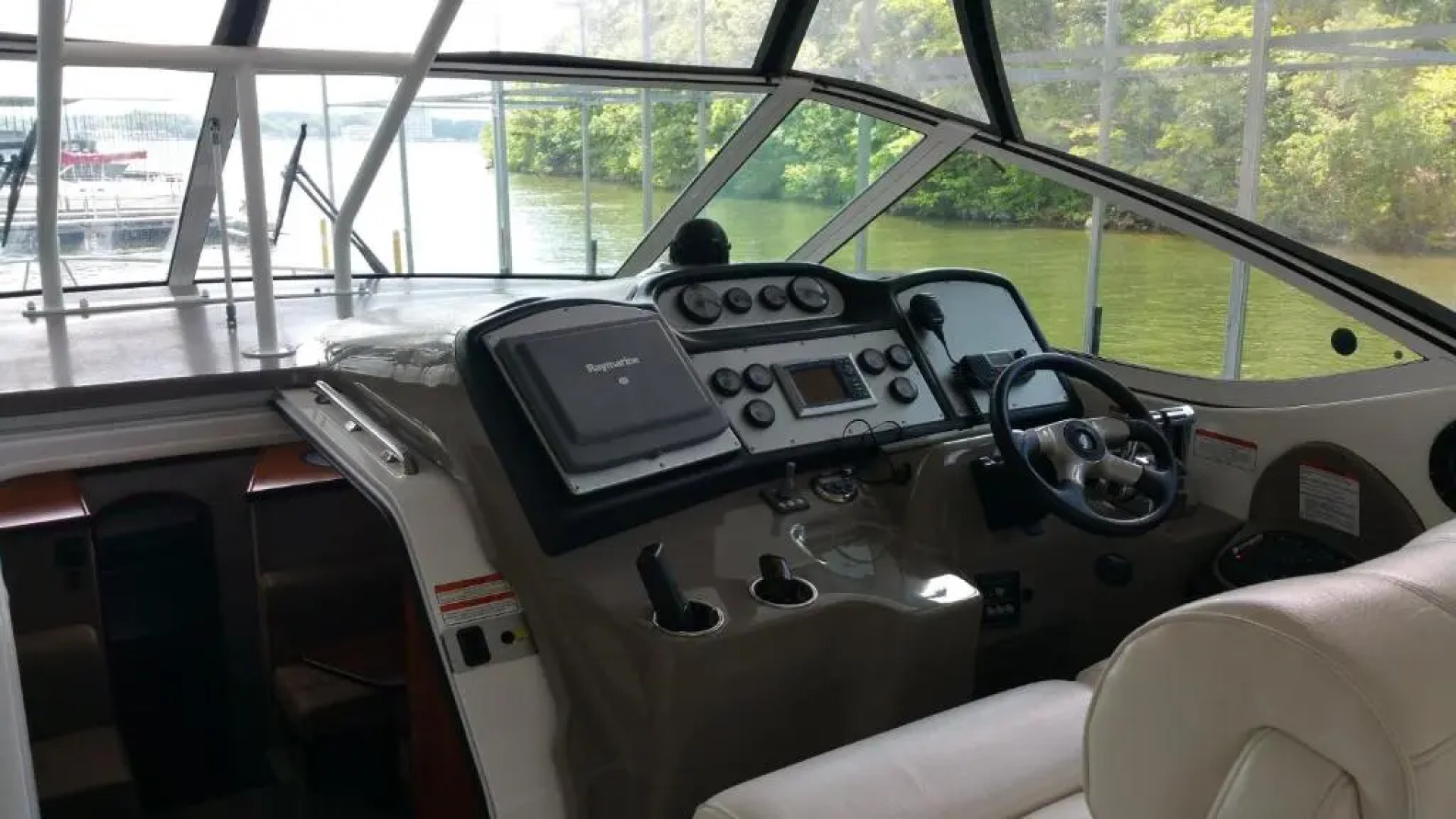 Yachta Yachta Yachta on the wata island and cruise rental