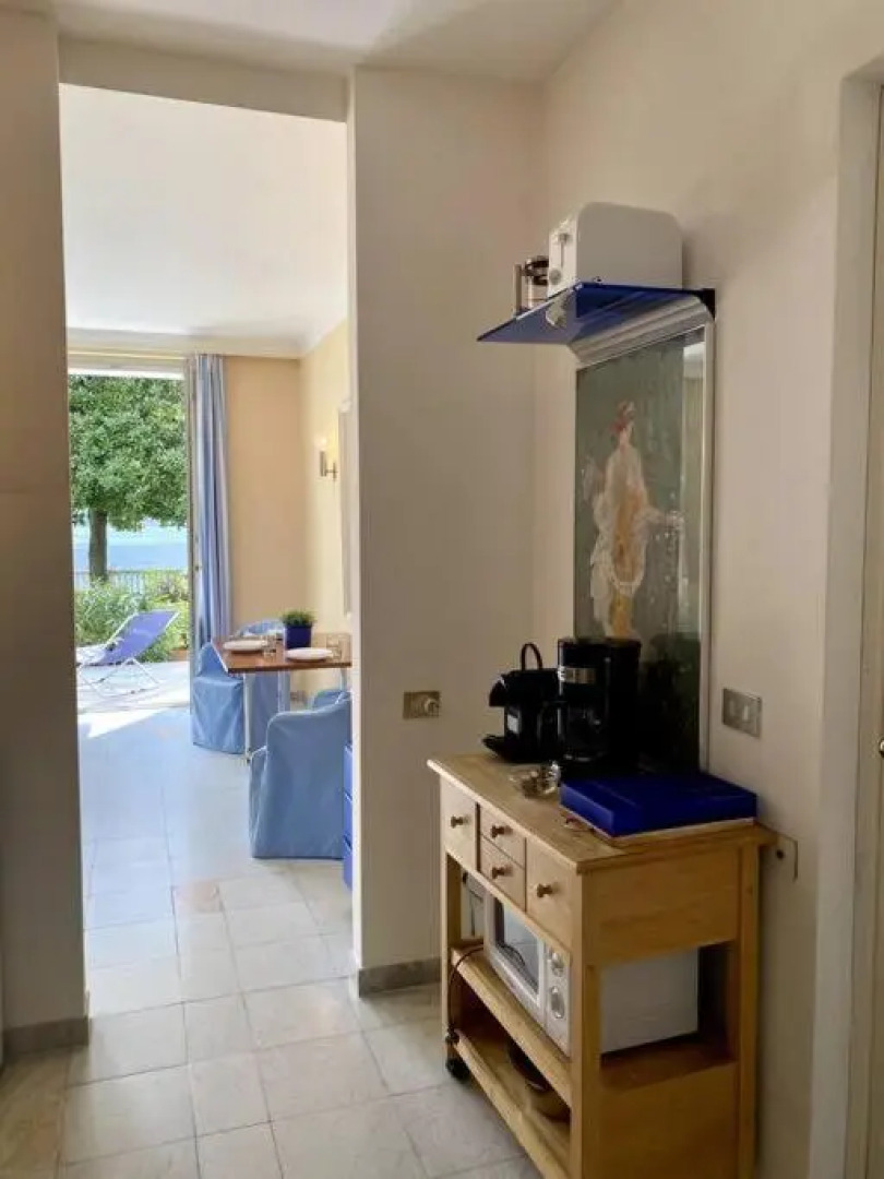 [Charming place with pool, lake and terrace] 135