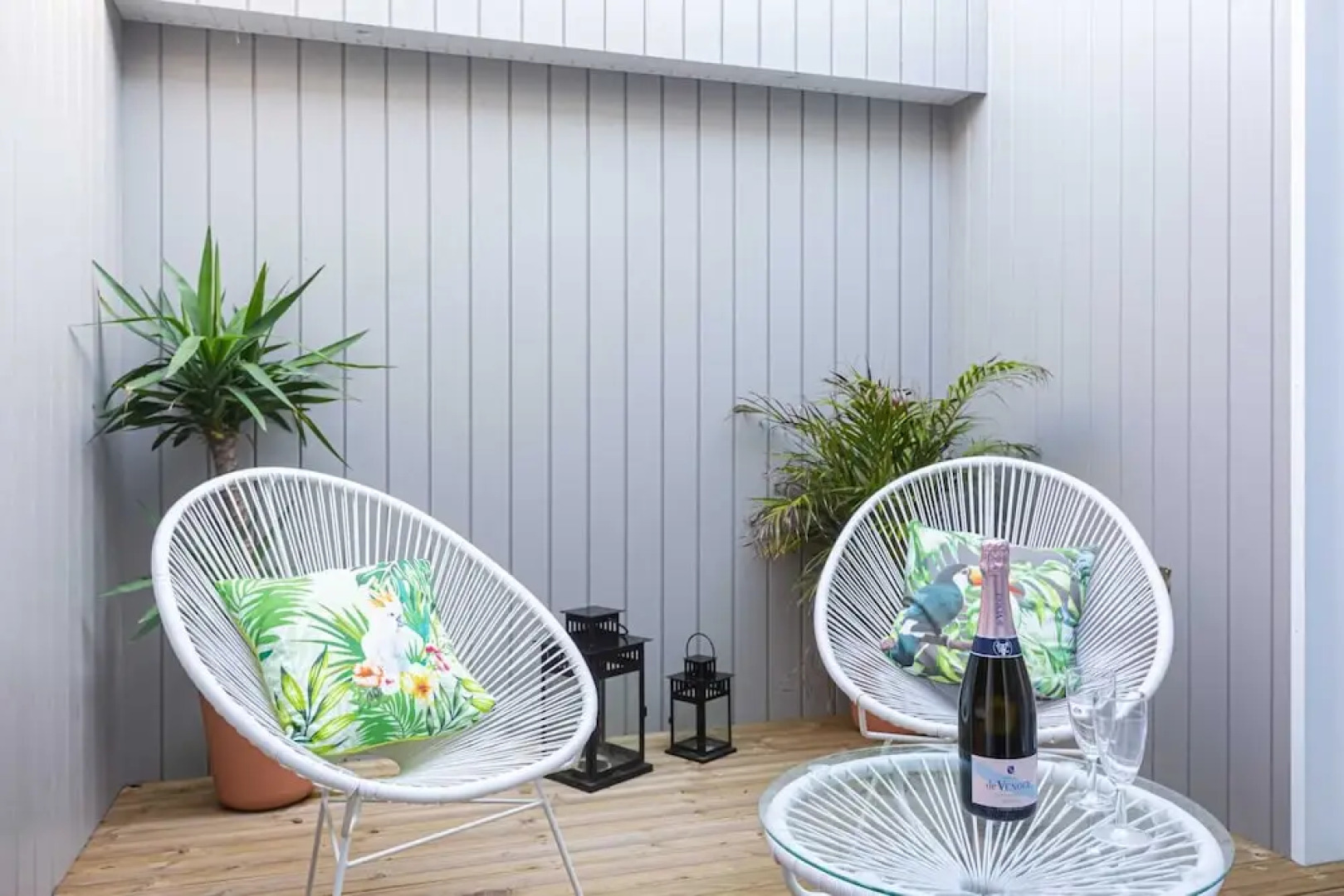 Bright 2BR Loft With a Quiet Patio