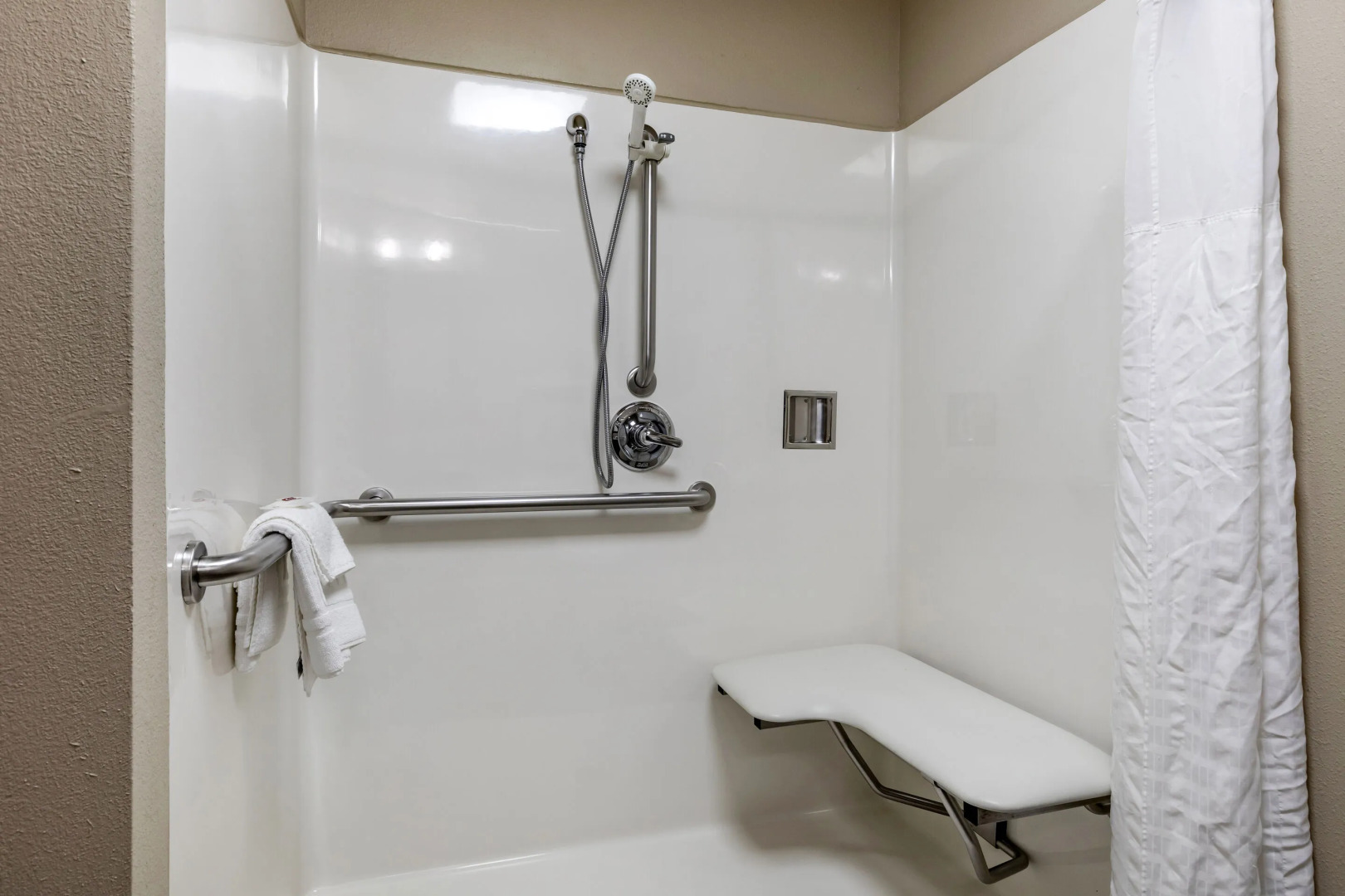 Quality Inn & Suites MidAmerica Industrial Park Area