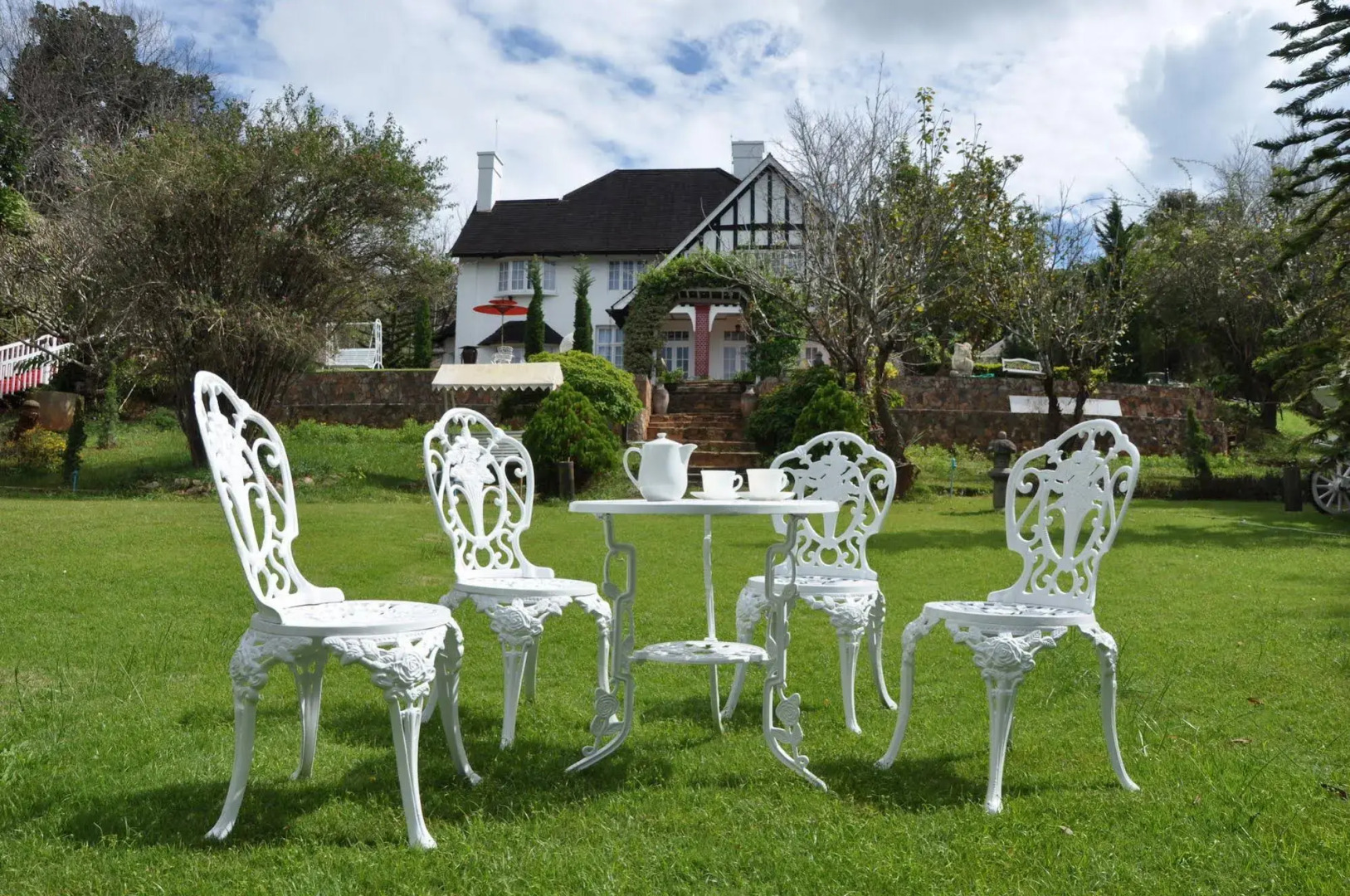 Royal Kalaw Hills Resort