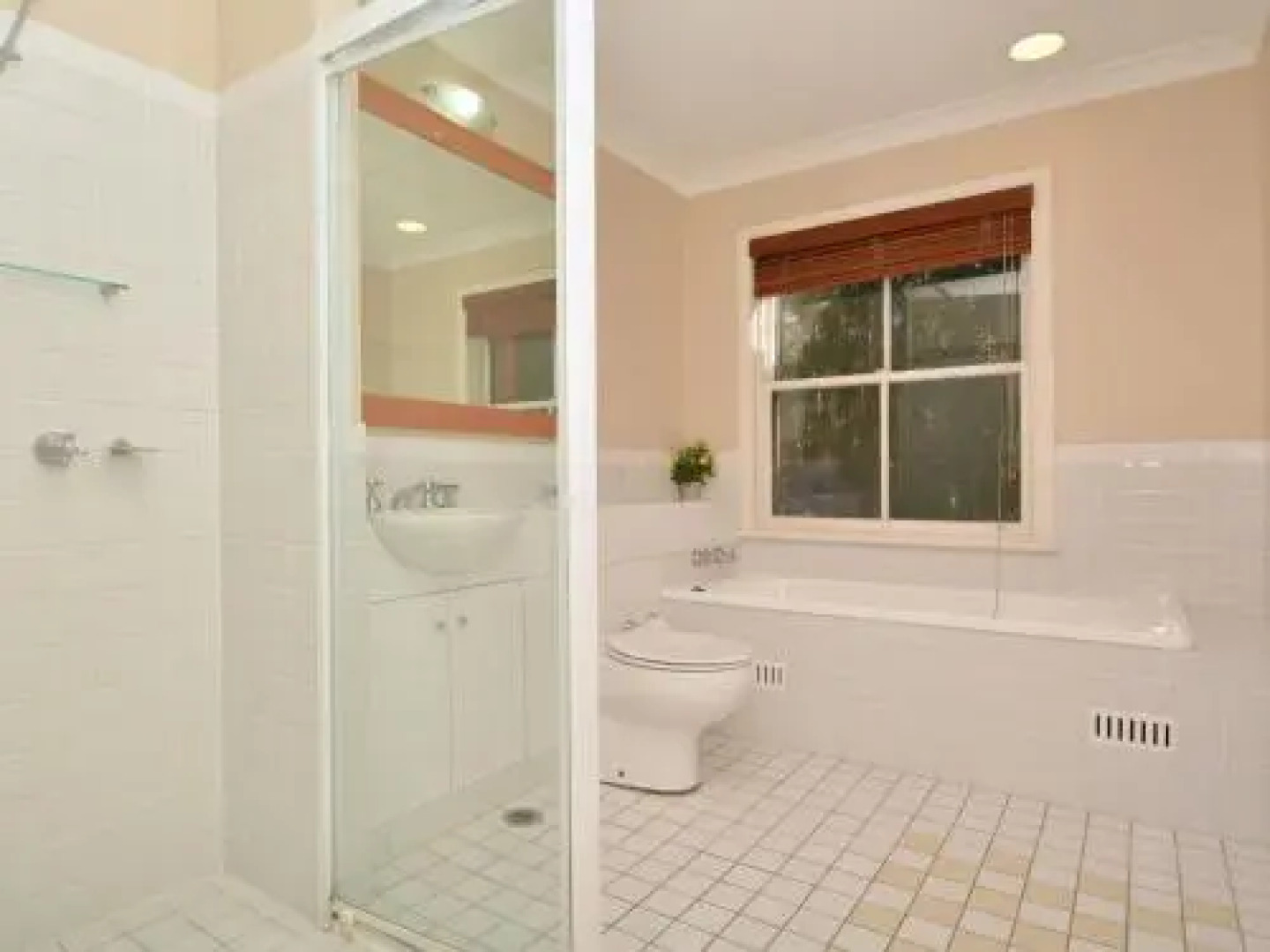 Villa 3br Bella Vista Resort Condo located within Cypress Lakes Resort (nothing is more central)